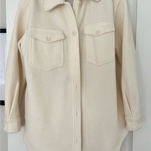 Aritzia Wilfred Free the Ganna Shirt Jacket in large, cream colour